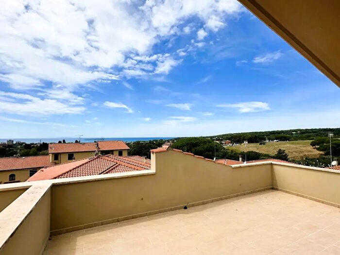 Appartamento trilocale in vendita in Rosignano Marittimo