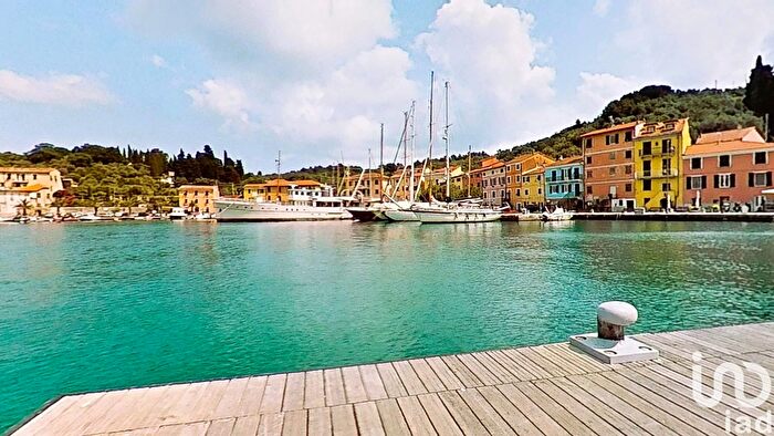 Casa con 8 locali in vendita in Via Varignano Vecchio, Portovenere