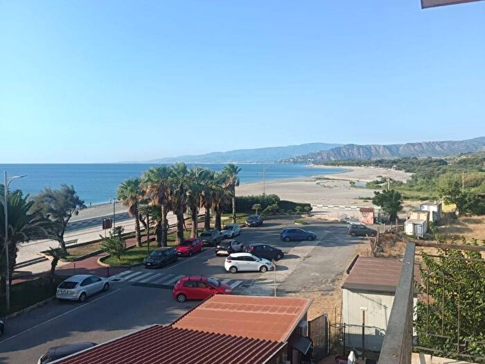 Casa trilocale in affitto in Via del Mare, Catanzaro Lido, Catanzaro