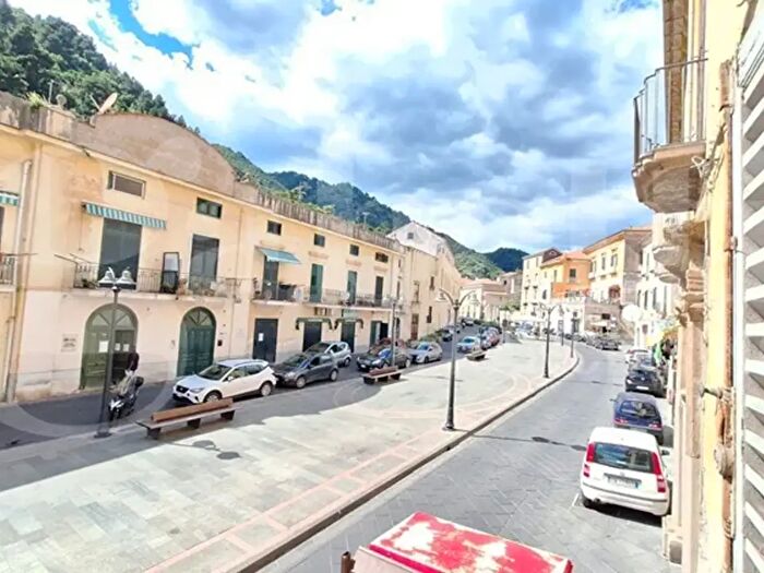 Appartamento trilocale in affitto in Via Reginna, Maiori