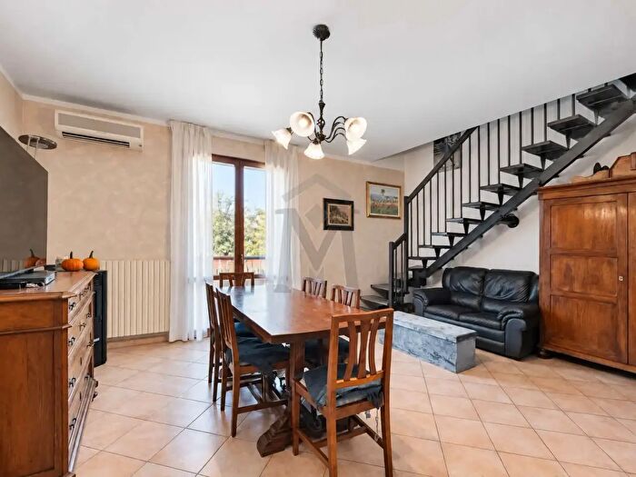Casa con 5 locali in vendita in Via Don Orlandini, Reggio nell'Emilia