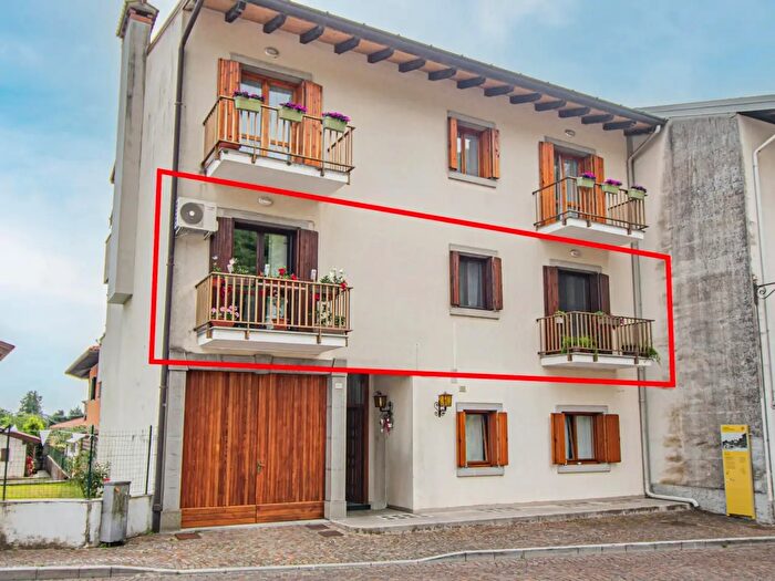 Appartamento con 5 locali in vendita in Via Villa, Artegna