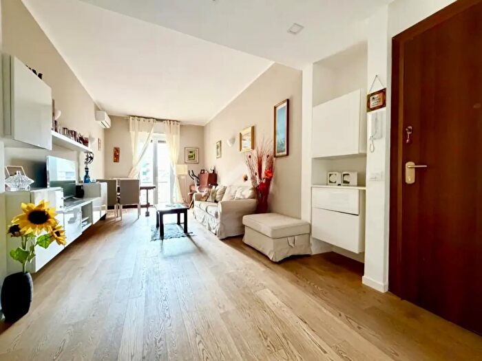 Appartamento quadrilocale in vendita in Viale Pio VII, Genova