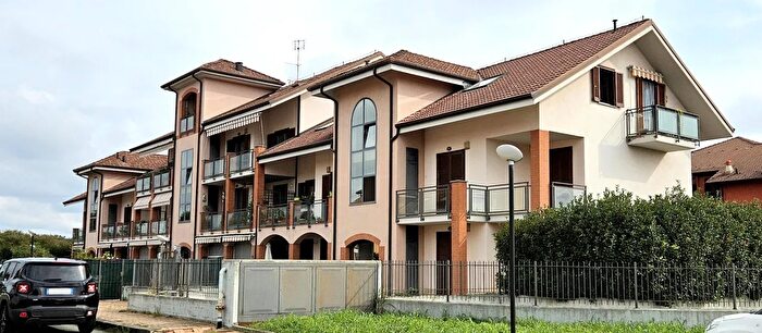Appartamento con 5 locali in vendita in Via Mazze E, Chivasso