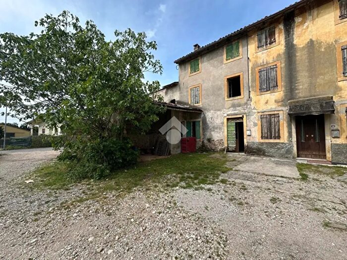 Casa con 7 locali in vendita in Località Colombara di S Vito, Bussolengo