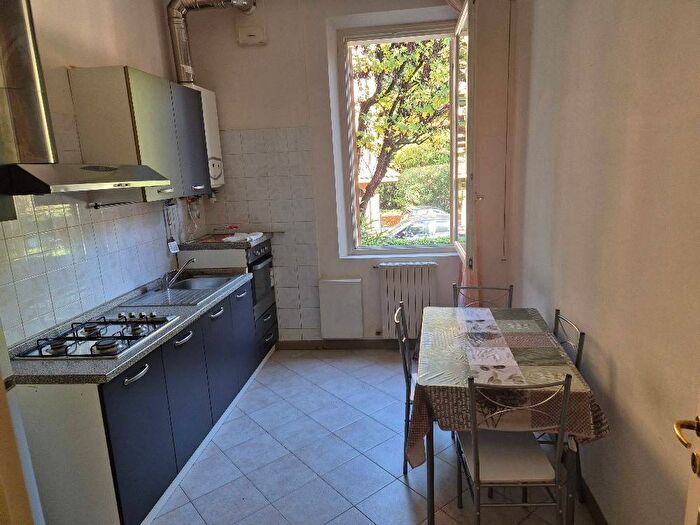 Appartamento con 6 locali in affitto in Via Gerolamo Tiraboschi, SantAgnese Università, Modena