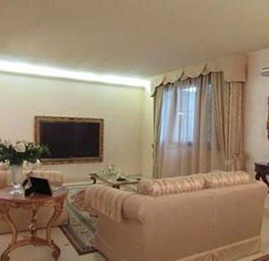 Casa con 6 locali in vendita in Laterale Viale Risorgimento, Reggio Emilia