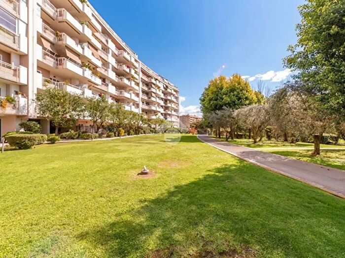 Appartamento trilocale in vendita in Viale Carmelo Bene, Roma