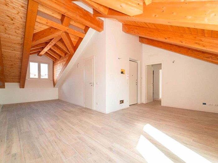 Casa quadrilocale in affitto in Corso Svizzera, Campidoglio, Torino