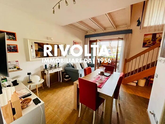 Case in Vendita e in Affitto - 2