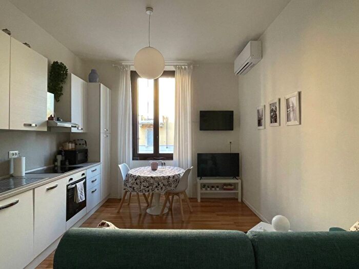 Appartamento bilocale in affitto in Via Eugenio Villoresi, Navigli Darsena, Milano