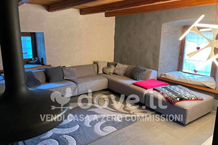 Casa con 6 locali in vendita in Località Troil, Saint Marcel