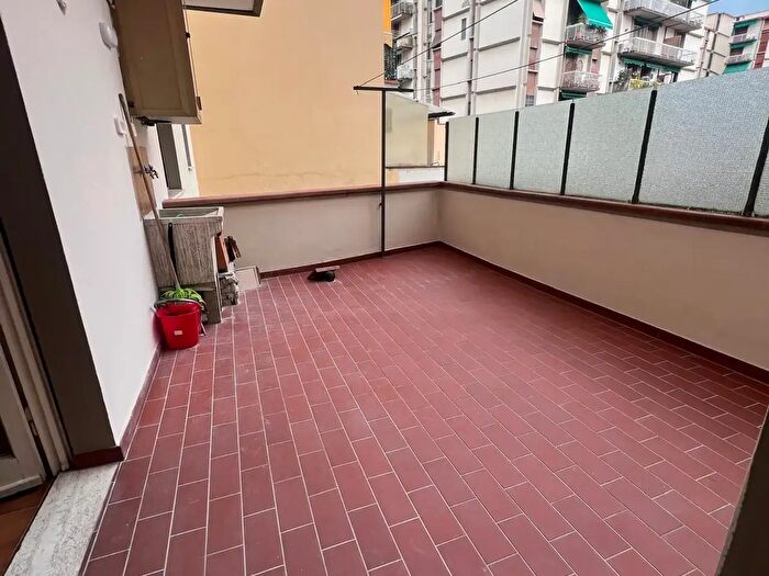 Appartamento quadrilocale in vendita in Via Reginaldo Giuliani, Firenze