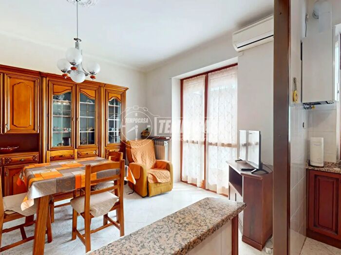 Appartamento trilocale in vendita in Via Vincenzo Monti, Orbassano