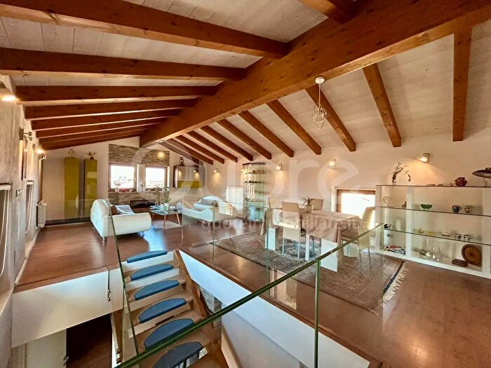 Appartamento con 7 locali in vendita in Via San Paolo, Tavagnacco