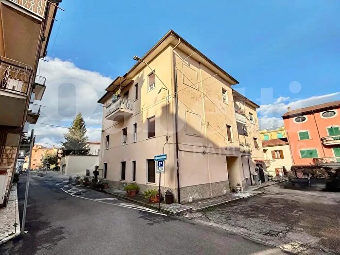 Appartamento quadrilocale in vendita in Corso Garibaldi Snc, Orte