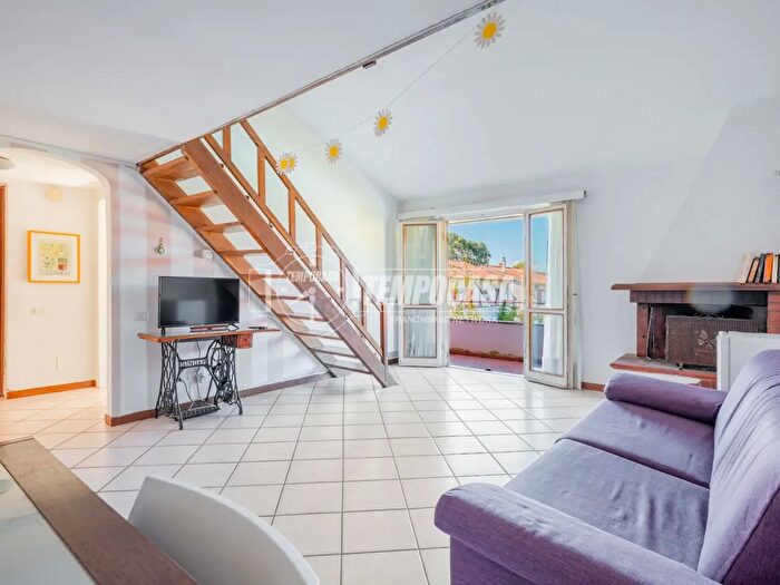 Appartamento trilocale in vendita in Via del Capricorno, Ladispoli