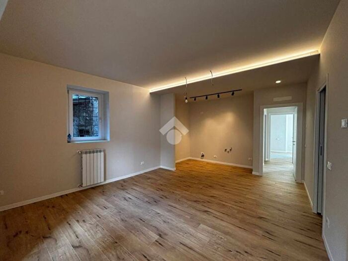 Appartamento trilocale in affitto in Via Antonio Buelli, Sarnico