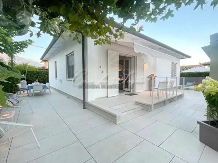 Casa quadrilocale in vendita in Via Scassi Carli, Forte Dei Marmi