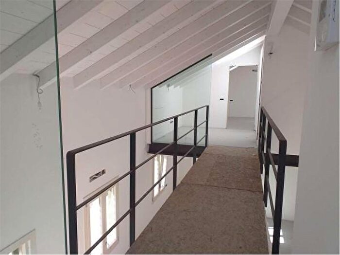 Casa con 6 locali in vendita in Via Pubblico Passeggio, Piacenza