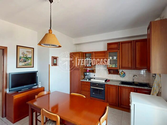 Appartamento con 5 locali in vendita in Via della Repubblica, Montefano