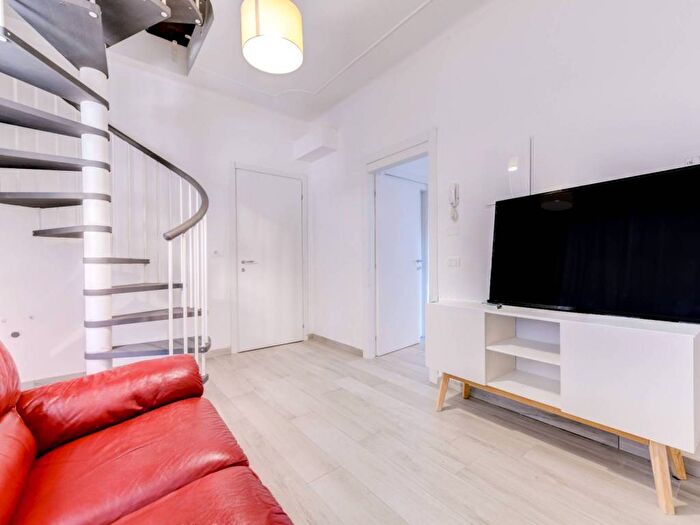 Appartamento trilocale in vendita in Via Dante Alighieri, Moniga del Garda