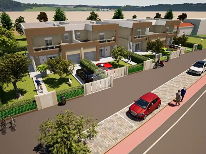 Casa quadrilocale in vendita in Contrada Linze, Luzzi