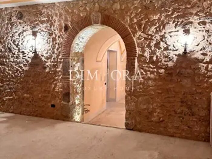 Appartamento con 6 locali in vendita in Via Civerta, Veroli