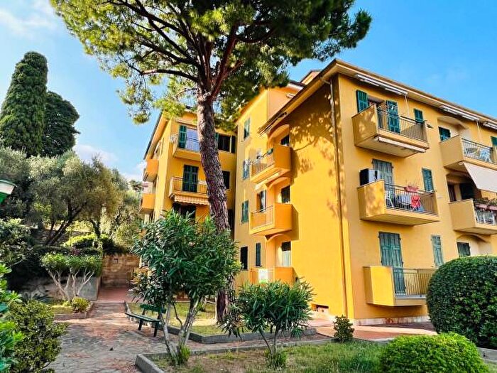 Appartamento trilocale in vendita in Via Guglielmo Marconi, San Bartolomeo Al Mare