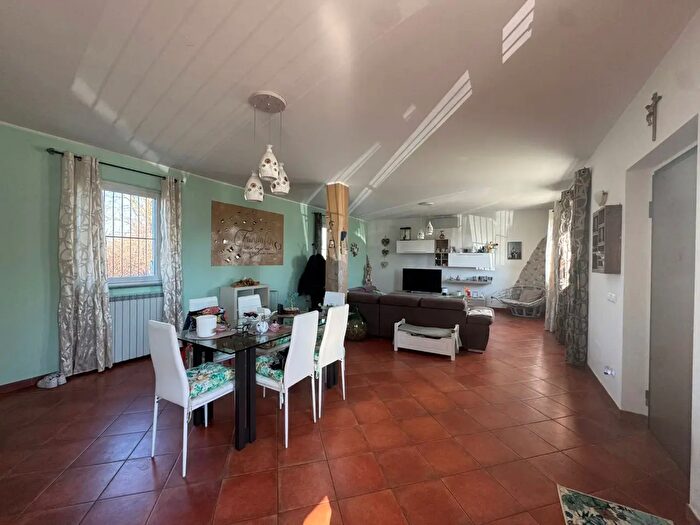 Casa quadrilocale in vendita in Via Vespolate, Confienza