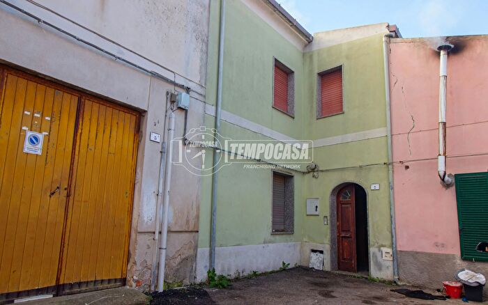 Appartamento trilocale in vendita in Florinas