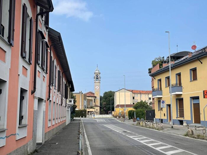 Appartamento bilocale in affitto in Via Cesare Battisti, Centro, Arcore