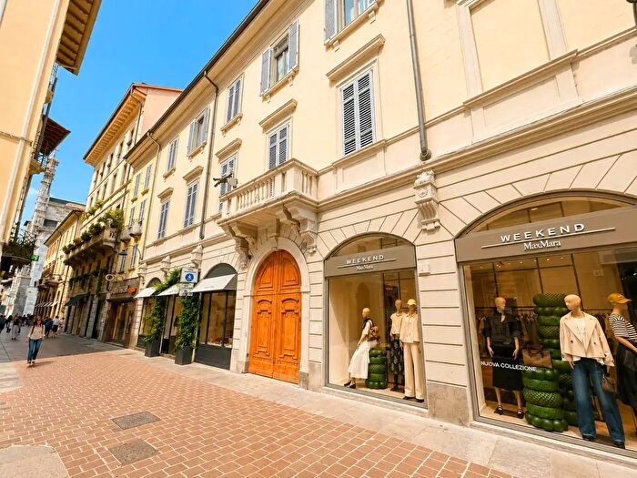 Appartamento bilocale in affitto in Via Vittorio Emanuele II, Como
