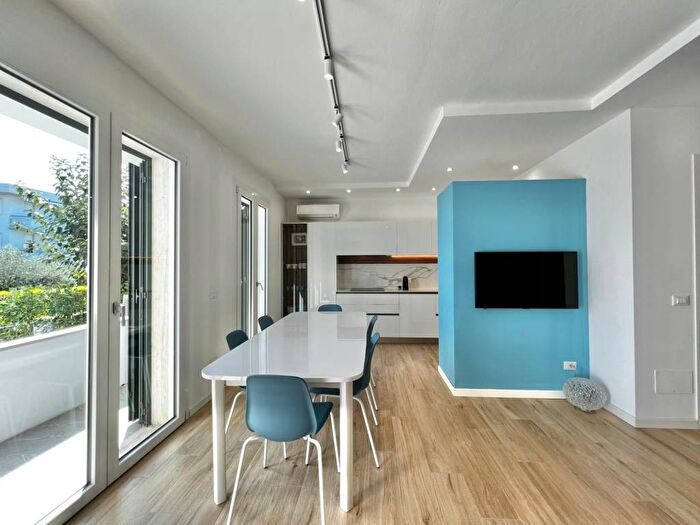 Casa con 6 locali in vendita in Via della Caserma, Torre del Lago, Viareggio