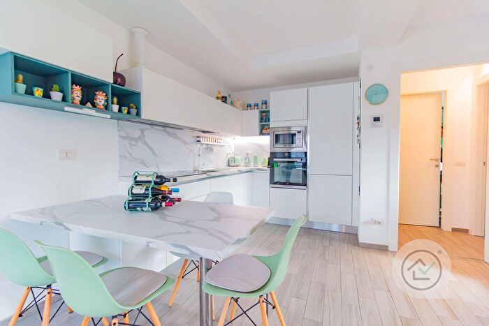 Appartamento trilocale in vendita in Via Monte Generoso, Cantello