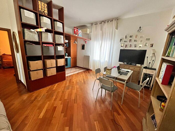 Appartamento trilocale in affitto in Via Melozzo da Forlì, Santa Viola, Bologna