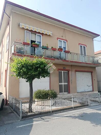 Casa con 7 locali in vendita in BellariaIgea Marina