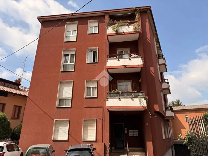 Appartamento trilocale in vendita in Via Carlo Baslini, Merate