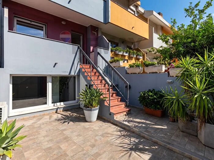Casa quadrilocale in vendita in Via Stamira, Cagliari