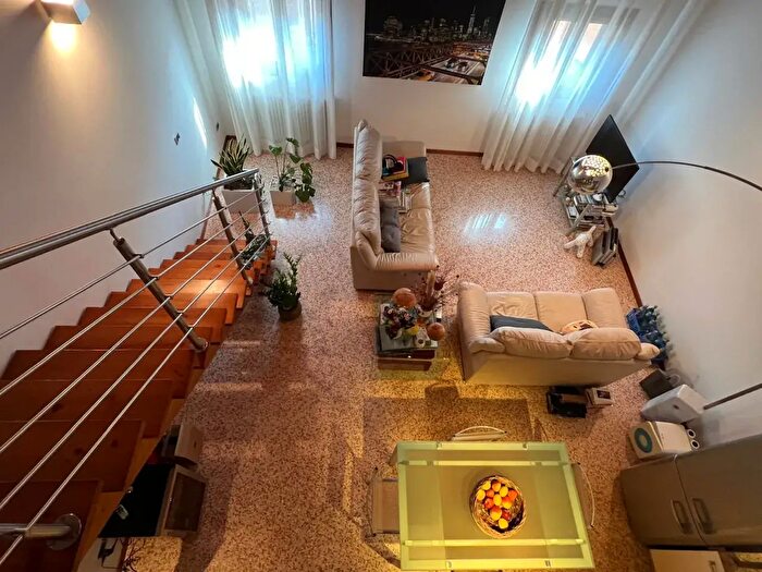 Appartamento trilocale in vendita in Via Pescheria Vecchia, Este