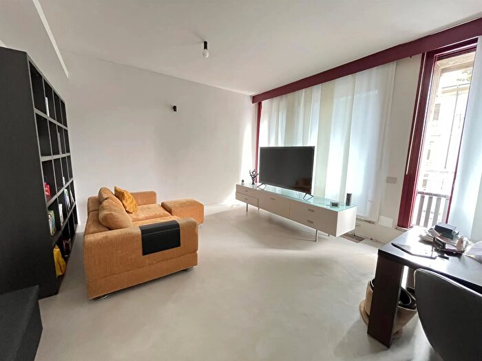 Appartamento trilocale in vendita in Piazza SantAmbrogio, Vigevano