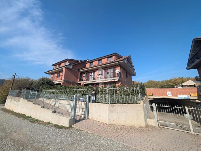 Appartamento con 7 locali in vendita in Via Francesco Pellizzari, Cassine