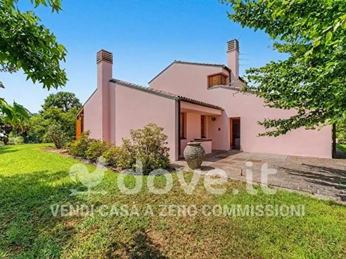 Casa con 5 locali in vendita in Viale Italia, Tarzo