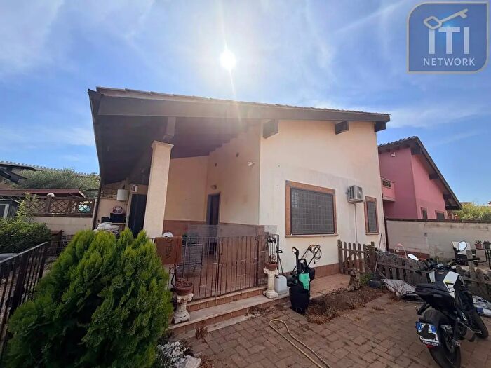 Casa quadrilocale in vendita in Via Scrivia, Ardea
