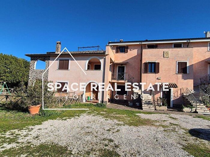 Appartamento trilocale in affitto in Via delle Vittorie, Castagnetta Santa Procula, Pomezia