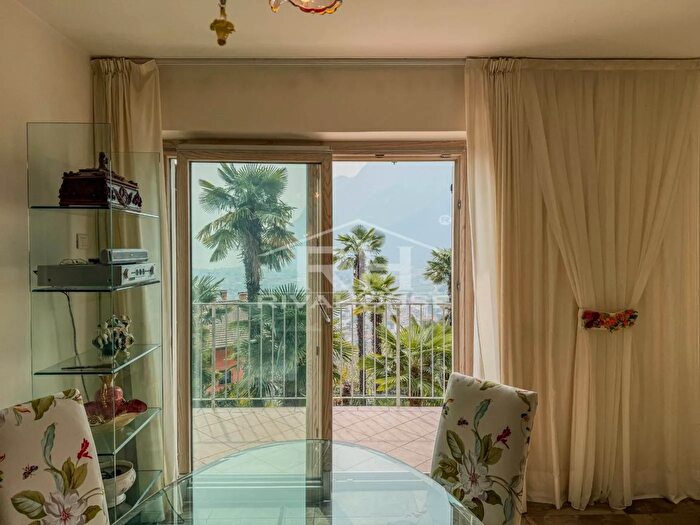 Casa con 10 locali in vendita in Tenno