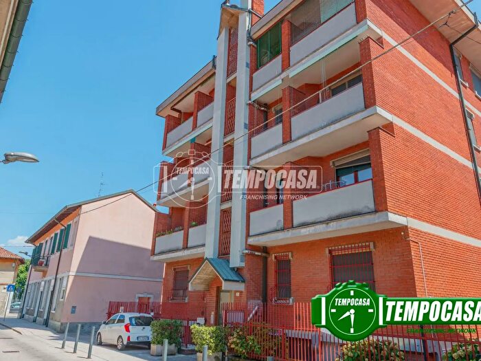 Appartamento trilocale in vendita in Via San Vittore, Locate Di Triulzi