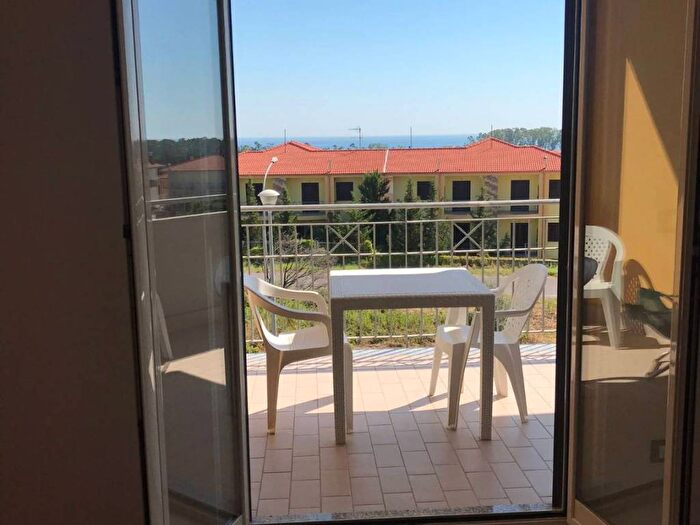 Appartamento trilocale in affitto in SantAndrea Apostolo dello Ionio