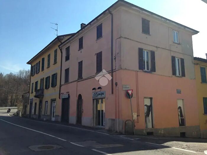 Casa bilocale in vendita in Via Canturina, Como