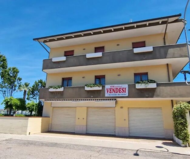 Casa con 12 locali in vendita in Montesilvano